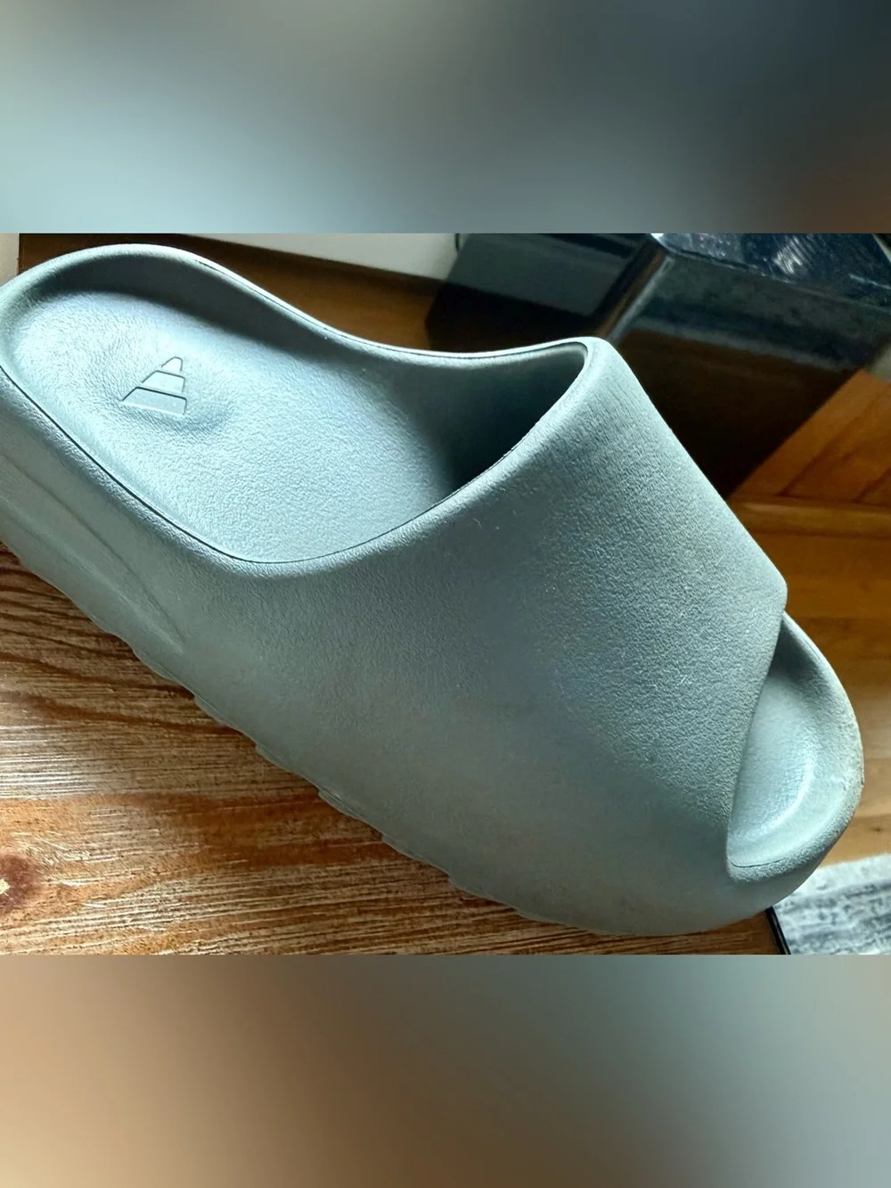 Yeezy slides with box